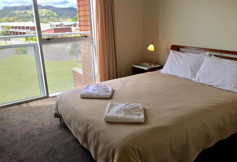 Motel Waterfront Apartments Whitianga 2