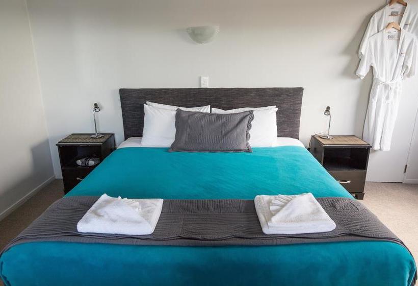 Motel Waterfront Apartments Whitianga 20