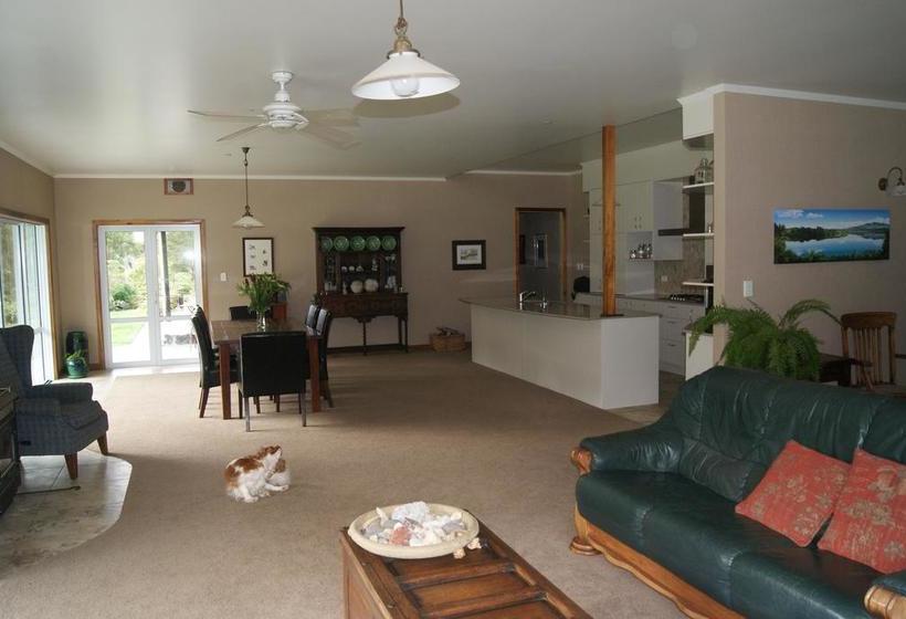 Bed and Breakfast Gully Retreat Karapiro 4