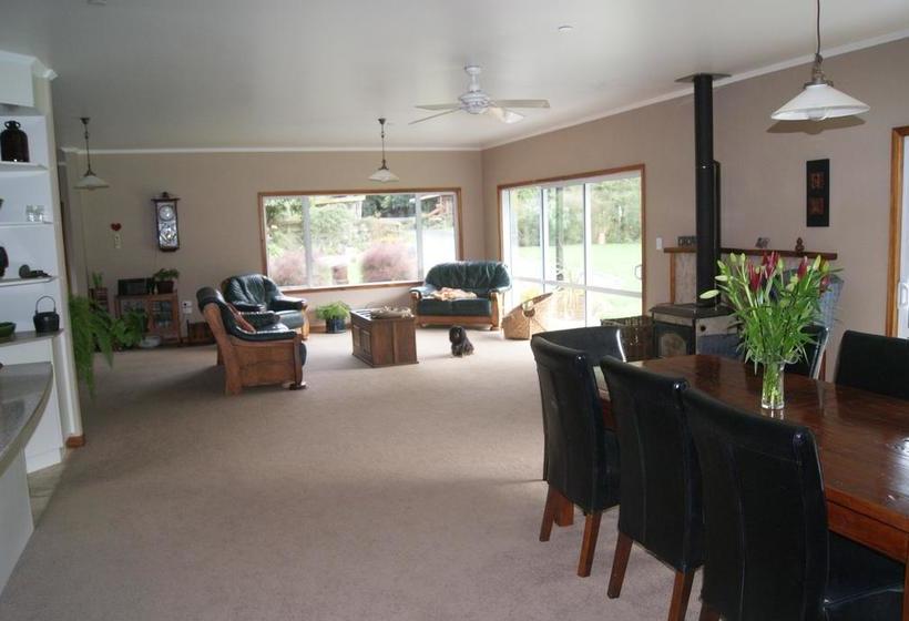 Bed and Breakfast Gully Retreat Karapiro 6