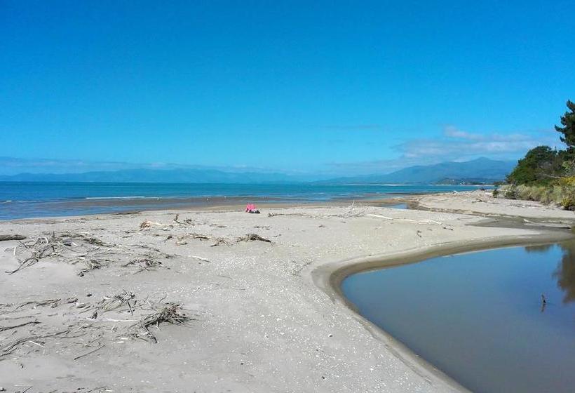 The Innlet Hostel And Cottages 14