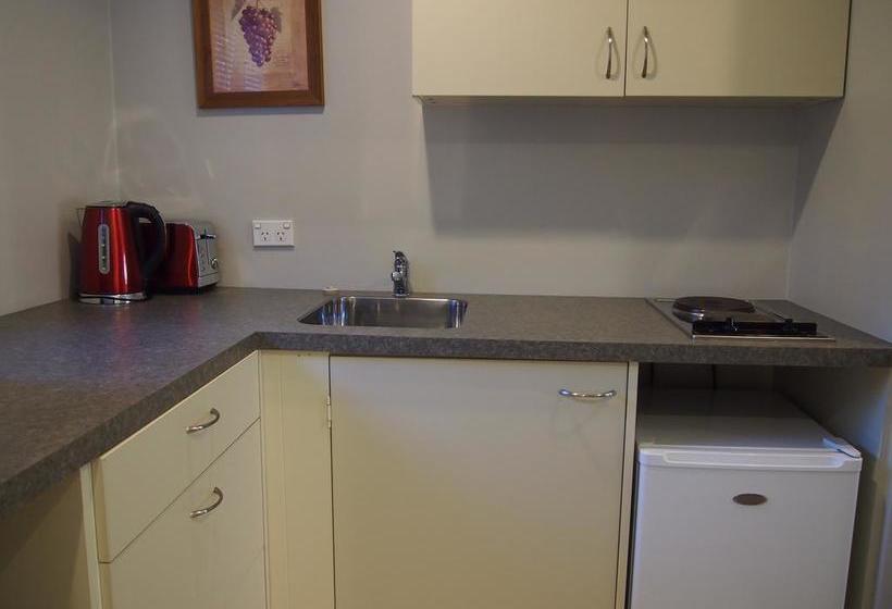 Motel Shades Of Arrowtown 18