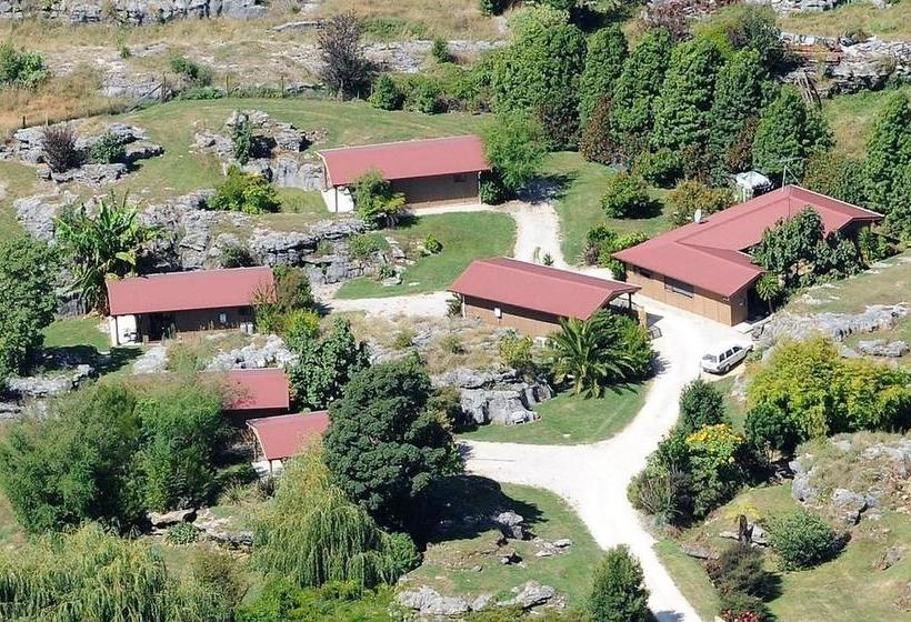 Motel The Rocks Chalets South Island