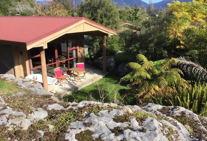 Motel The Rocks Chalets 12