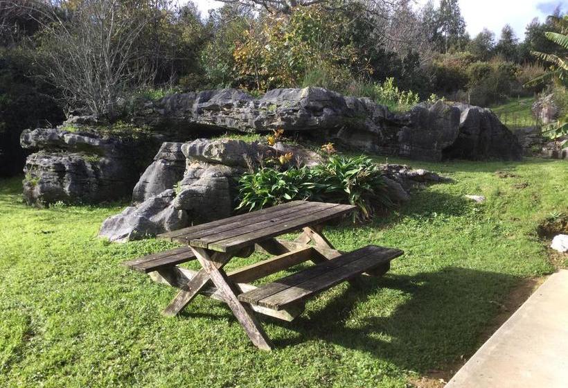 Motel The Rocks Chalets 17