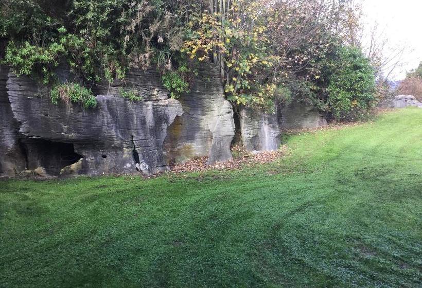 Motel The Rocks Chalets 19