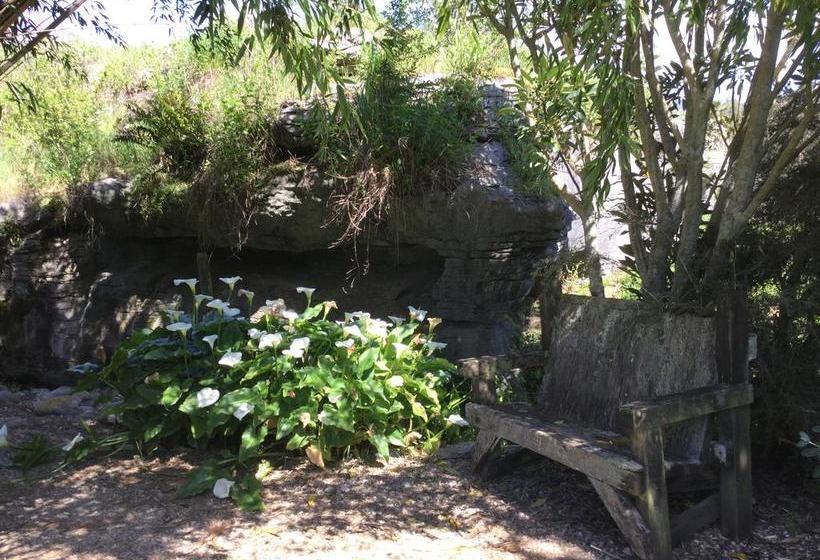 Motel The Rocks Chalets 3