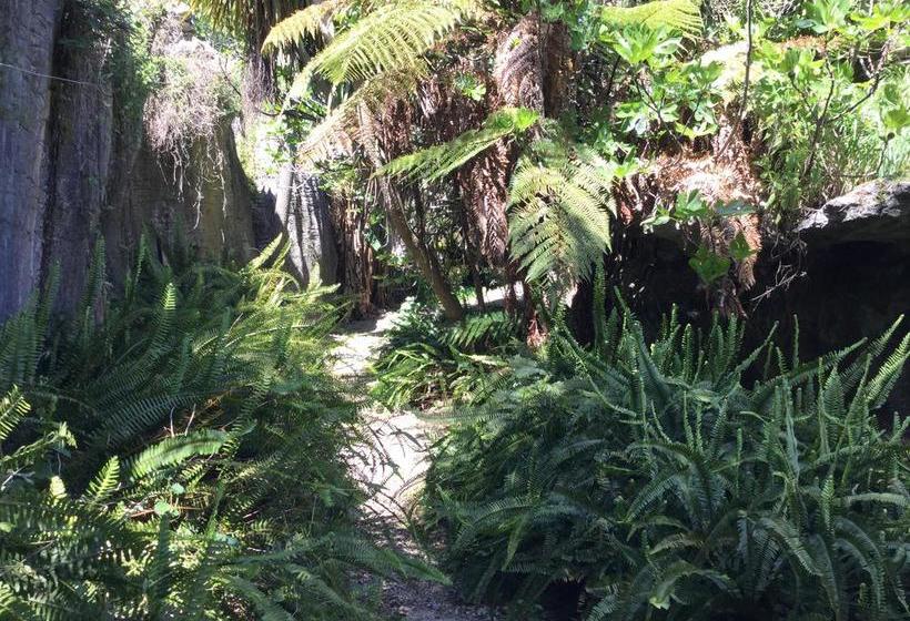 Motel The Rocks Chalets 4