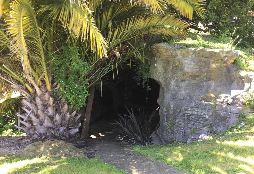 Motel The Rocks Chalets 6