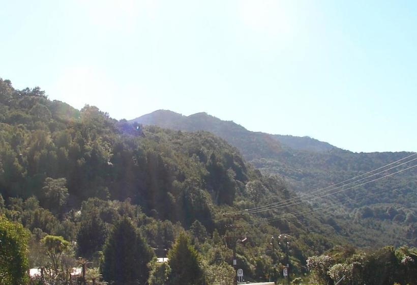 Hostel Brunnerton Lodge And Backpackers 10