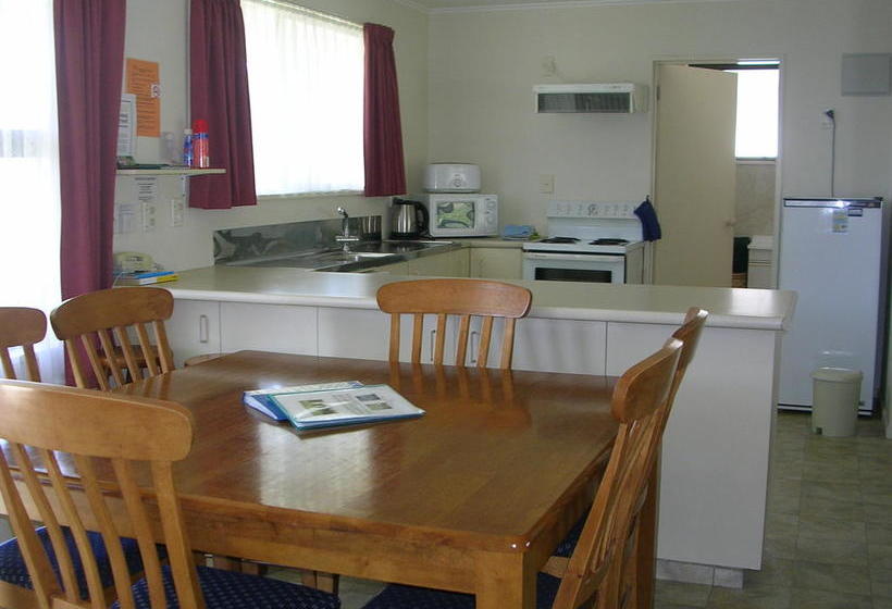 Alexandra Garden Court Motel 6