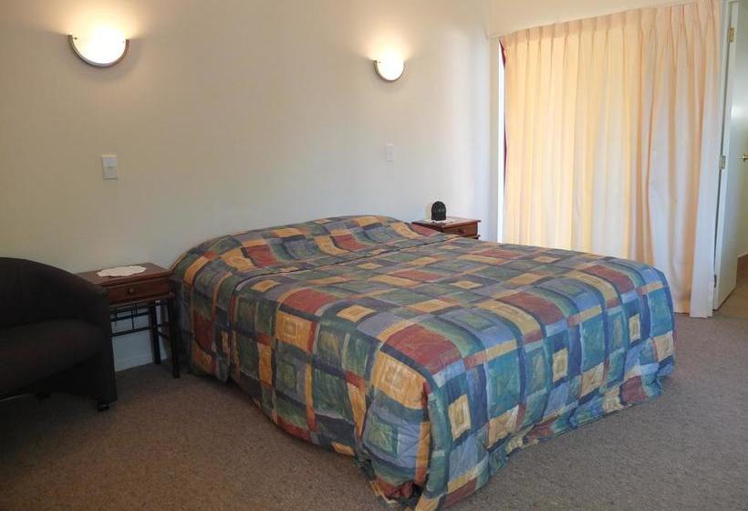 Colonial Court Motel 15