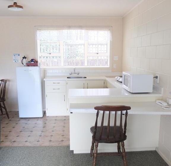 Colonial Court Motel 20