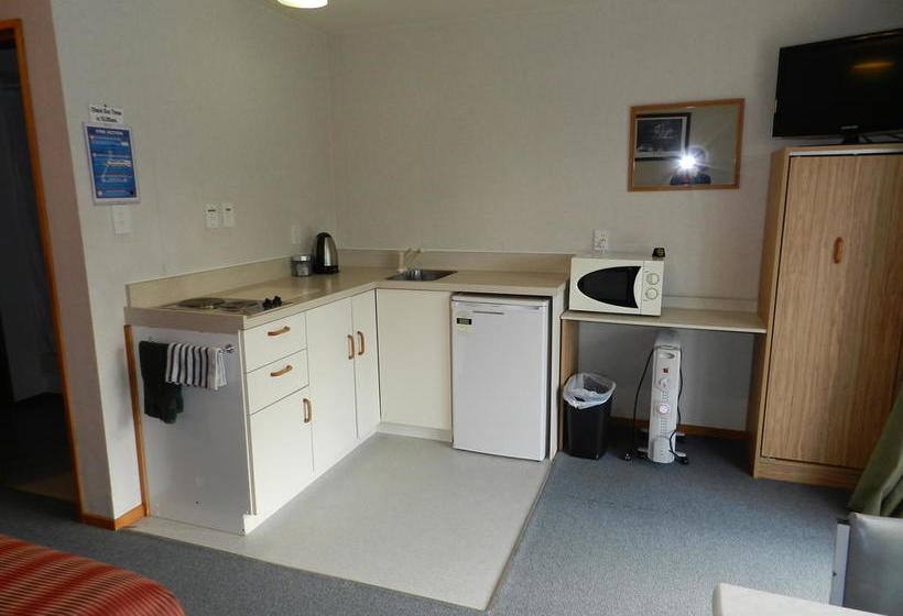 Asure Aspiring Court Motel 11