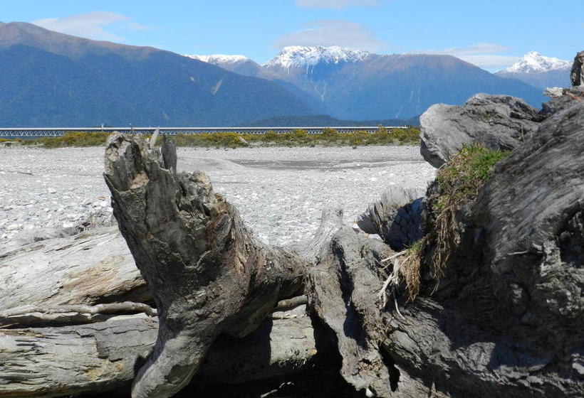 Asure Aspiring Court Motel 12