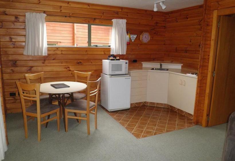 Forest Peak Motel 17