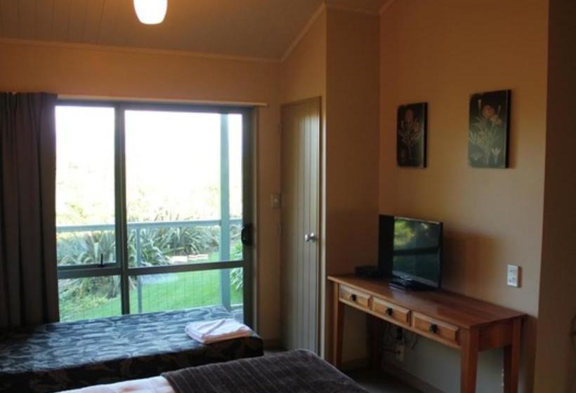 Omau Settlers Lodge Motel 11