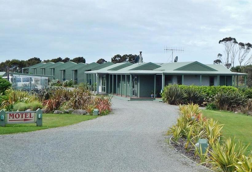 Omau Settlers Lodge Motel 16