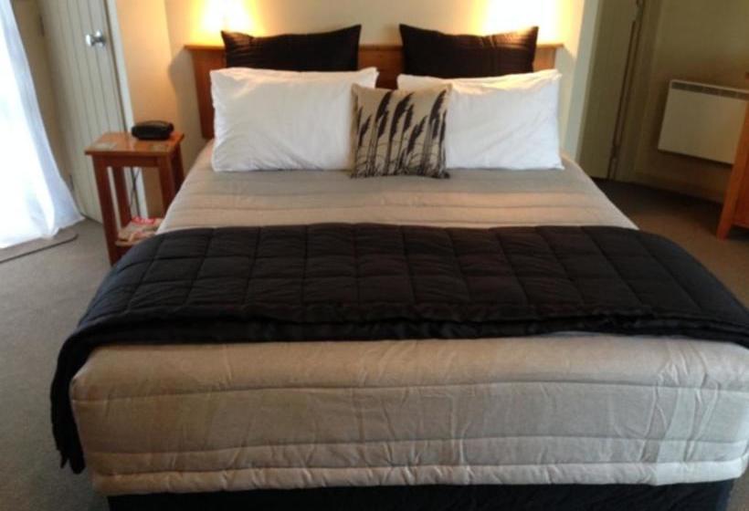 Omau Settlers Lodge Motel 4