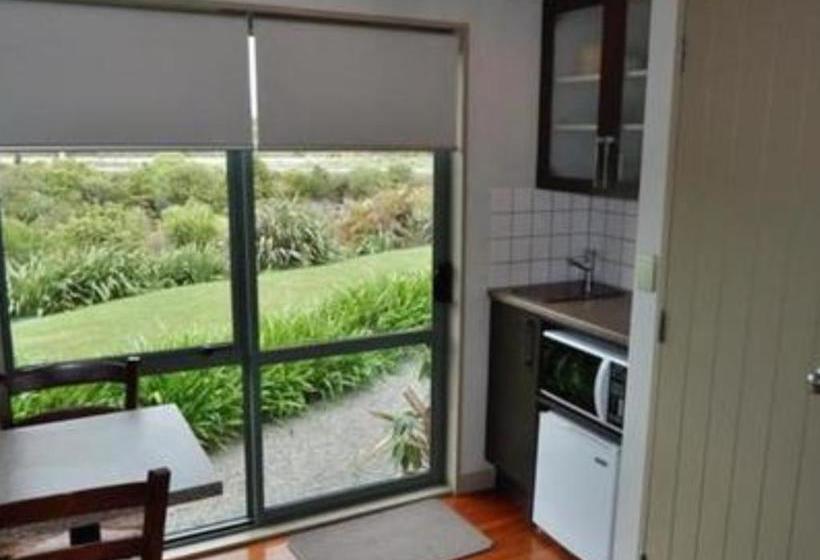 Omau Settlers Lodge Motel 7