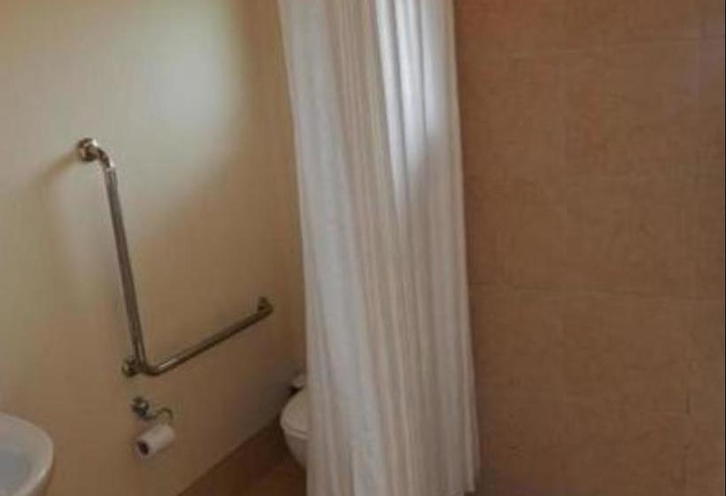 Omau Settlers Lodge Motel 8