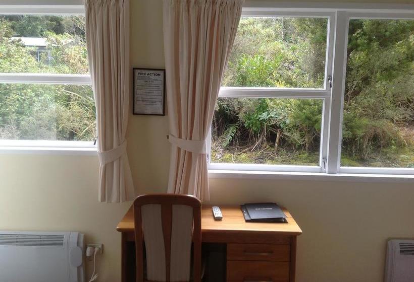 Hotel Ngati Ruanui Stratford Mountain House 10