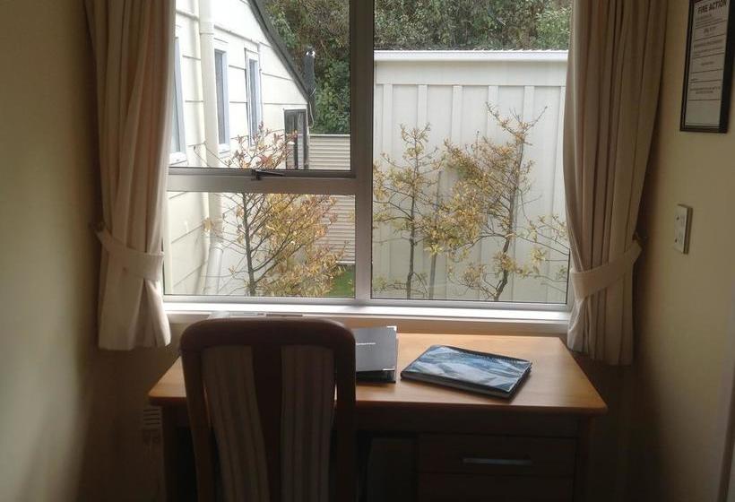 Hotel Ngati Ruanui Stratford Mountain House 12