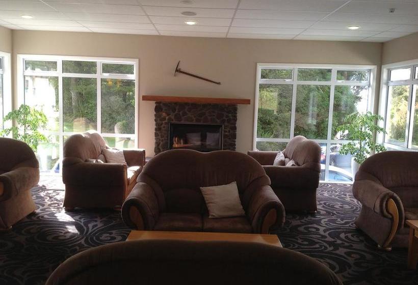 Hotel Ngati Ruanui Stratford Mountain House 17