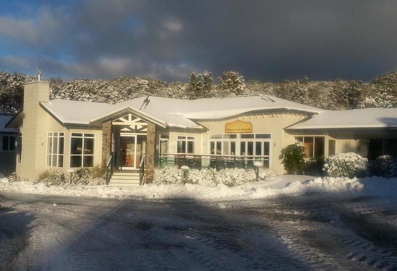 Hotel Ngati Ruanui Stratford Mountain House 20