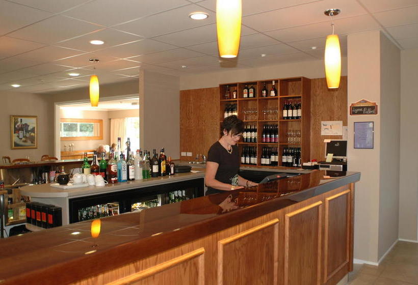 Hotel Ngati Ruanui Stratford Mountain House 3