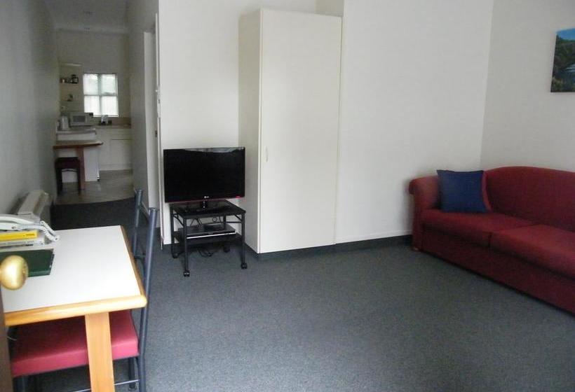 Motel Cambridge Mews 7