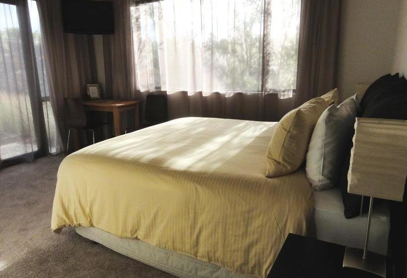 Bed and Breakfast Pine Hill Lodge 10