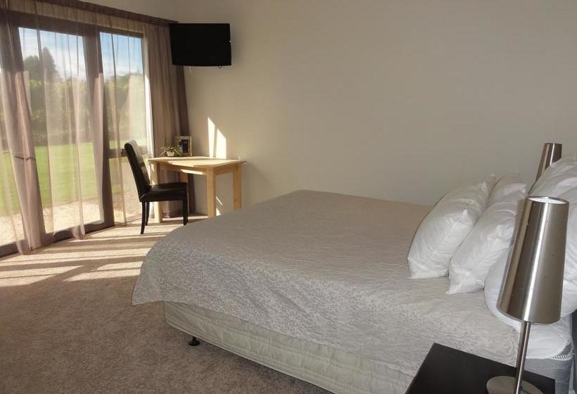 Bed and Breakfast Pine Hill Lodge 11