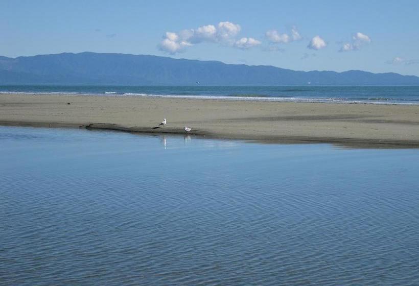 Beachside Villas Motel 17