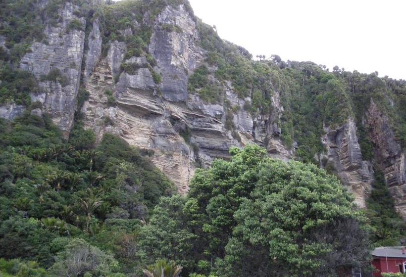 Punakaiki Beachfront Motels 2