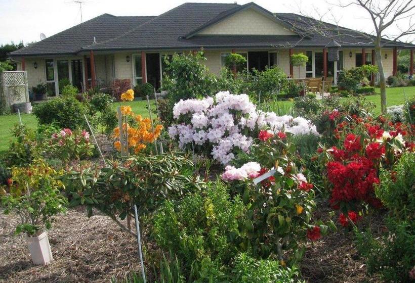 Cricklewood House Bed & Breakfast 2