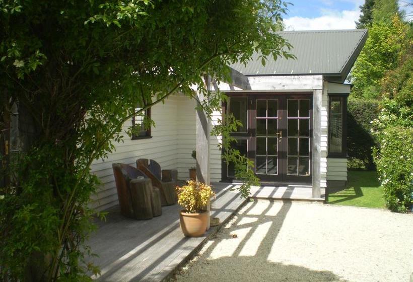 Harrogate Gardens Motel 1