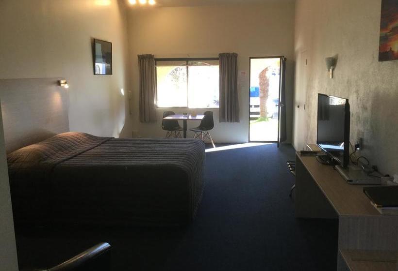 Motel Captains Quarters Motor Inn