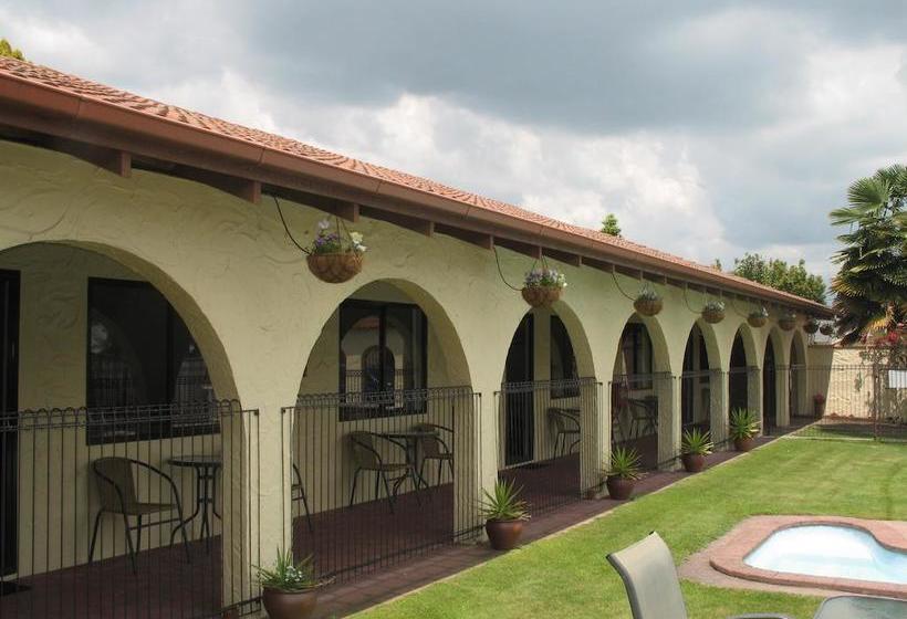 Motel Captains Quarters Motor Inn 13