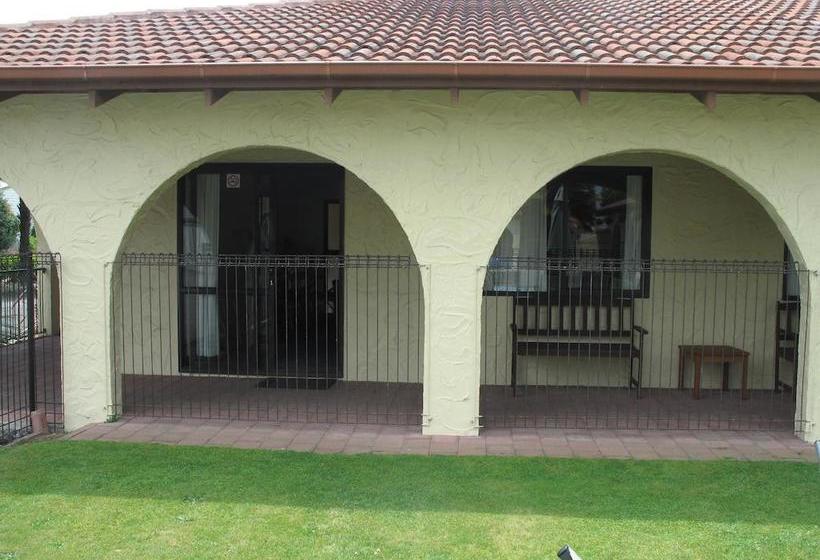 Motel Captains Quarters Motor Inn 15