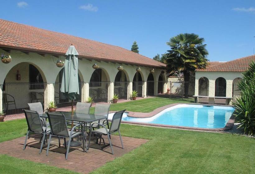 Motel Captains Quarters Motor Inn 17