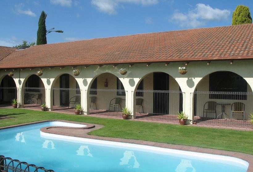 Motel Captains Quarters Motor Inn 8