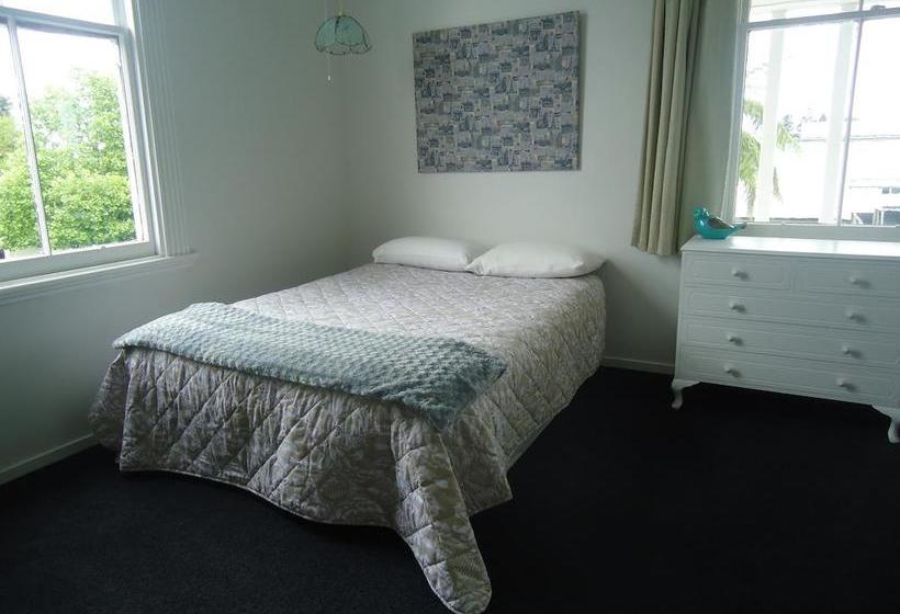 Tripinn Hostel Backpackers Yha 2