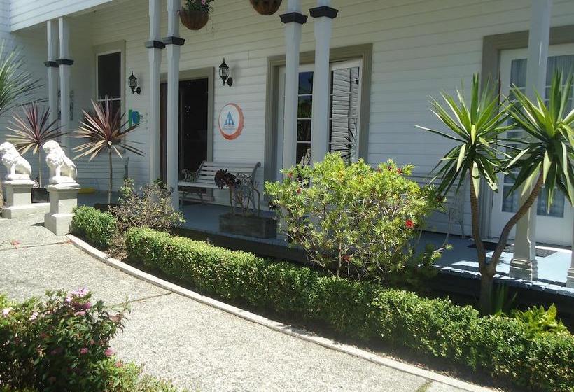 Tripinn Hostel Backpackers Yha 7