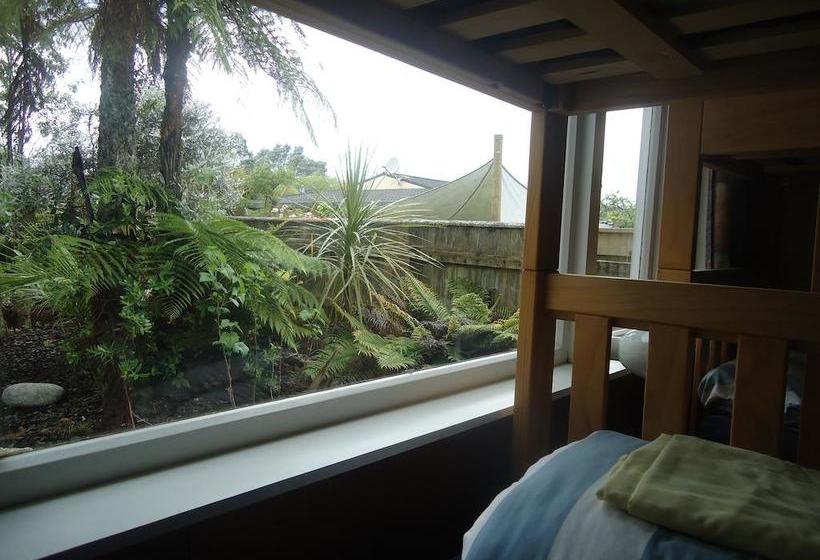 Tripinn Hostel Backpackers Yha 9