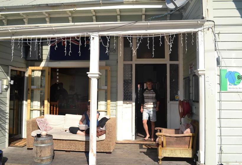 Hostel Worldwide Backpackers 6