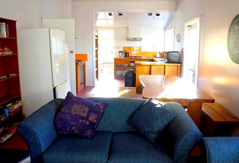 Hostel Yha Motueka / Laughing Kiwi Backpackers 1