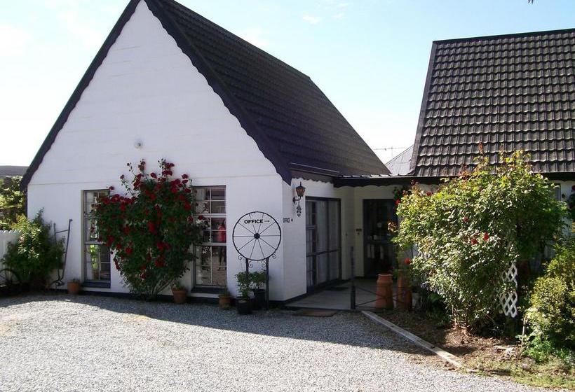 Antique Lodge Motel 4