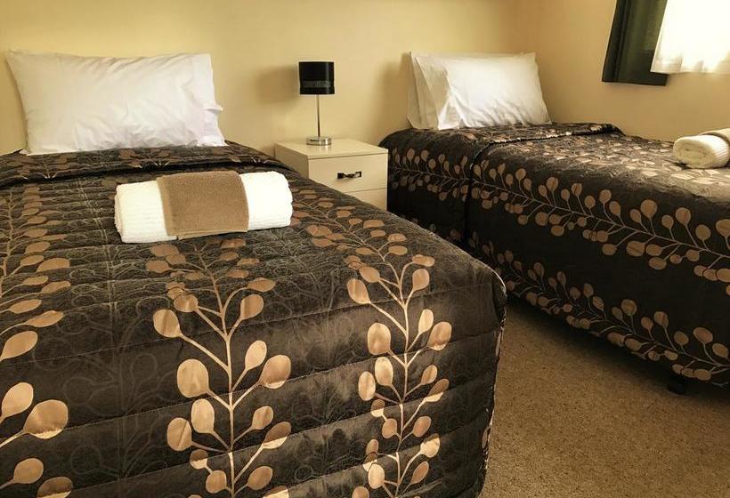 Anderson Park Motel 10