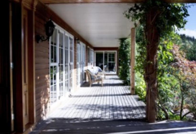 Bed and Breakfast Silver Peaks Lodge